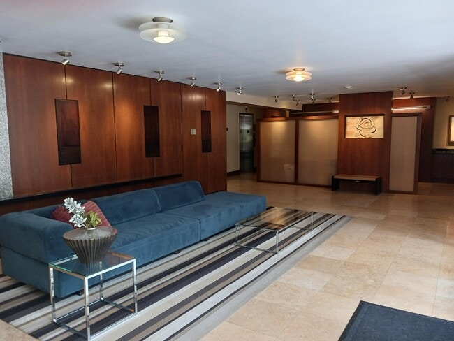 2725 39th St NW in Washington, DC - Building Photo - Building Photo