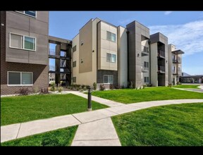 614 E 230 N in Vineyard, UT - Foto de edificio - Building Photo