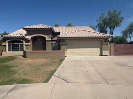 918 S San Joaquin Ct in Gilbert, AZ - Building Photo