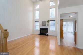 610 Bollen Ct in Pennington, NJ - Building Photo - Building Photo