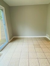 1574 Elizabeth St in Belpre, OH - Foto de edificio - Building Photo