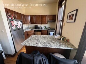 957 W Armitage Ave in Chicago, IL - Building Photo - Building Photo