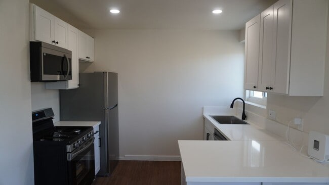 1327 W 89th St in Los Angeles, CA - Building Photo - Building Photo