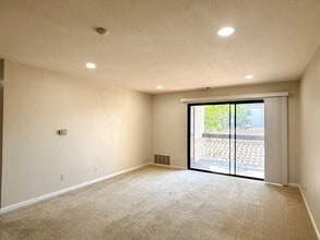 39887 Cedar Blvd in Newark, CA - Building Photo - Building Photo