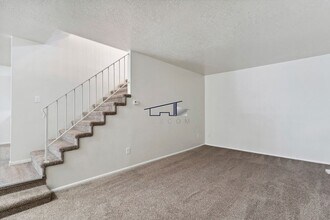 281 Pheasantbrook Dr in Centerville, UT - Foto de edificio - Building Photo