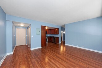 2300 N Commonwealth Ave in Chicago, IL - Building Photo - Building Photo