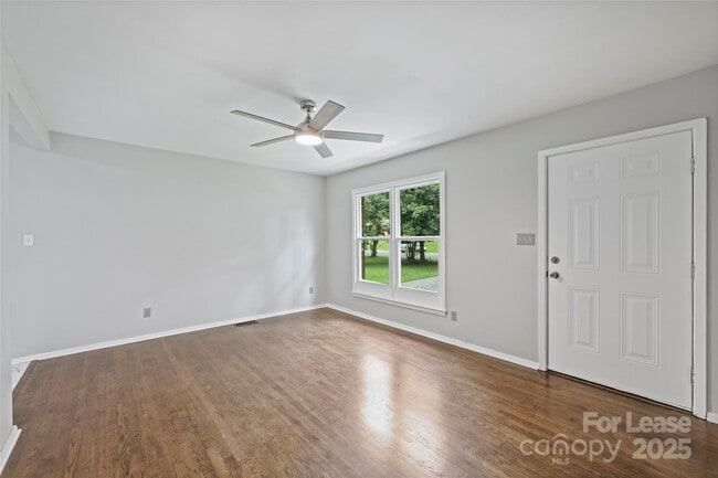 2840 Edsel Pl in Charlotte, NC - Building Photo - Building Photo