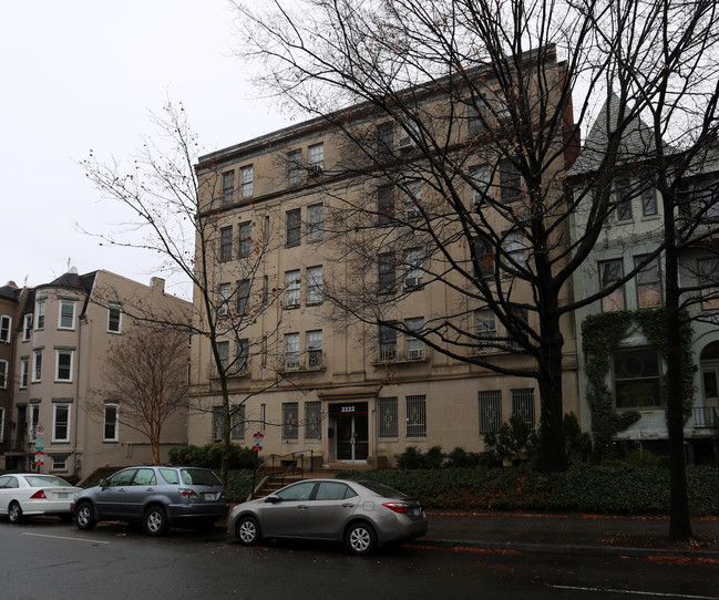 2222 Q St NW in Washington, DC - Foto de edificio - Building Photo