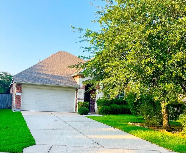 property at 6 Dragon Hill Pl