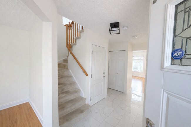 12 Horsham St in Brampton, ON - Building Photo - Building Photo