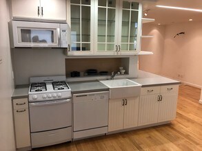 12116 Ohio Ave, Unit 12116 in Los Angeles, CA - Foto de edificio - Building Photo