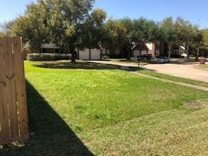 15403 Park Glen Dr in Sugar Land, TX - Building Photo - Building Photo