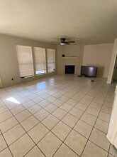 8915 Weyburn Grove Dr in Houston, TX - Building Photo - Building Photo