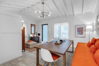 242 SW 31st Rd in Miami, FL - Building Photo - Building Photo