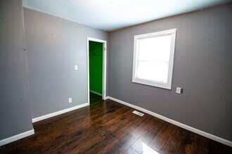 1928 Santa Fe S in Wichita, KS - Building Photo - Building Photo