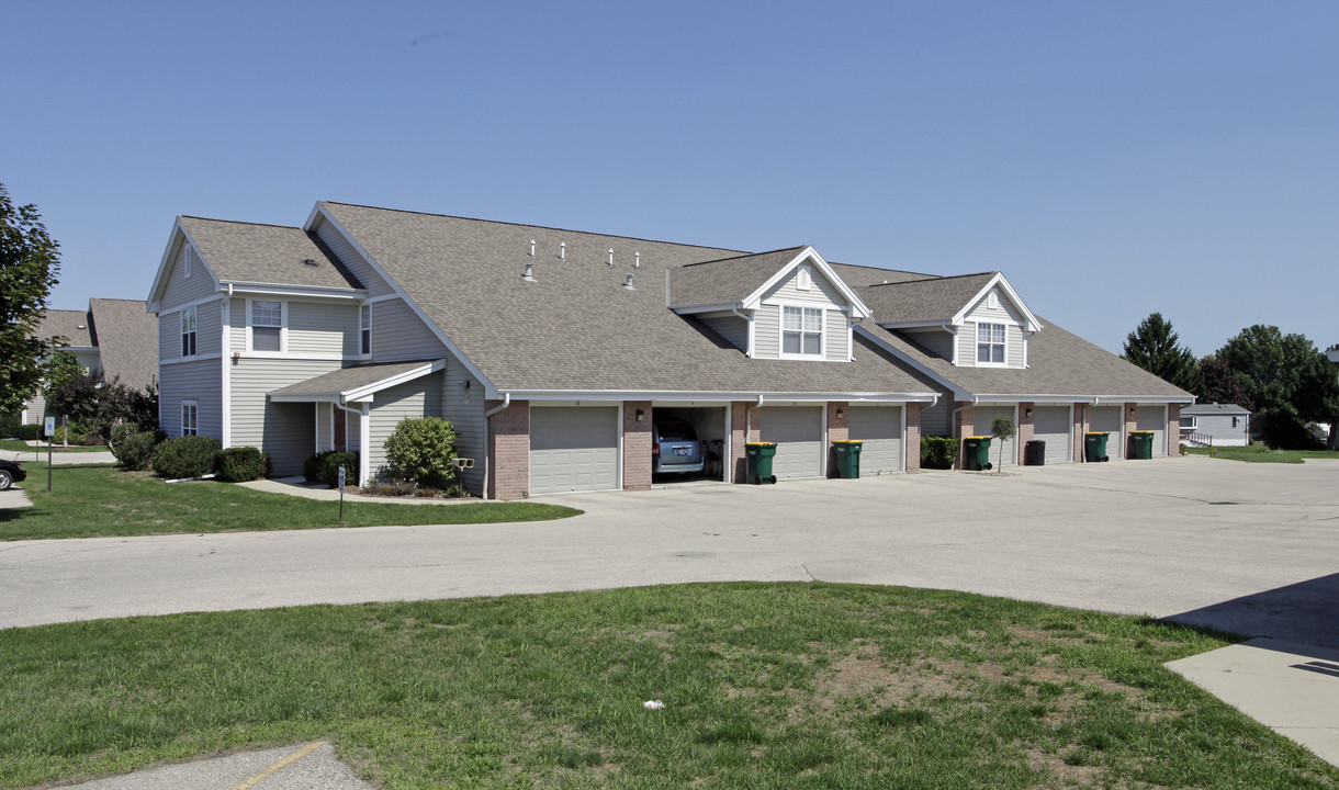 Lake Terrace Apartments in Jackson, WI - Building Photo