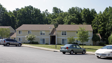 Chippenham Place in Richmond, VA - Building Photo - Building Photo