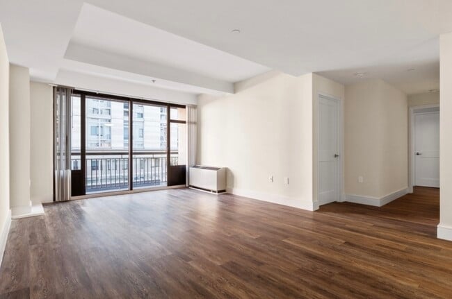 123 E 47th St, Unit 3B in New York, NY - Foto de edificio - Building Photo