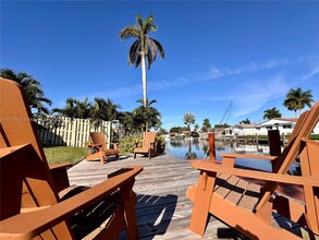 1485 NE 57th St in Fort Lauderdale, FL - Foto de edificio - Building Photo