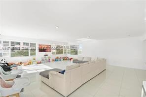 5255 Collins Ave, Unit # 3D in Miami Beach, FL - Foto de edificio - Building Photo