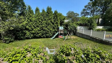 139 Laurel Dr in Needham, MA - Building Photo - Building Photo