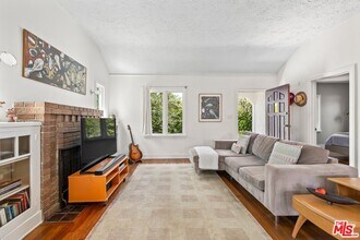 2310 Glencoe Ave in Los Angeles, CA - Building Photo - Building Photo