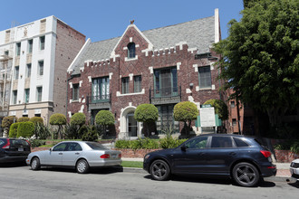 630 S Burnside Ave in Los Angeles, CA - Building Photo - Building Photo