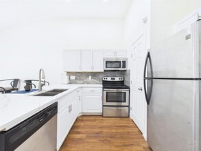 2216 San Gabriel St in Austin, TX - Building Photo - Building Photo
