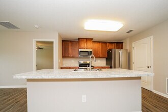 2126 Tyson Lake Dr in Jacksonville, FL - Building Photo - Building Photo