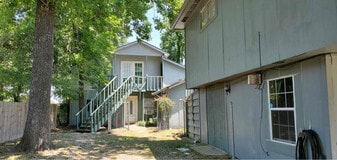 21401 W Hammond Dr in Porter, TX - Building Photo
