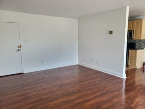 1005 Chillum Rd, Unit 419 in Hyattsville, MD - Foto de edificio - Building Photo