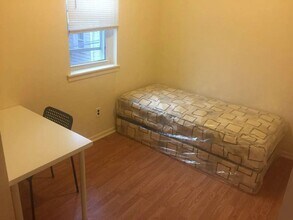 524 N Natrona St in Philadelphia, PA - Building Photo - Building Photo