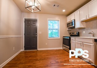 2145 Bolton Rd NW in Atlanta, GA - Building Photo - Building Photo