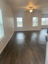 21315 W 215th Pl in Spring Hill, KS - Building Photo - Building Photo