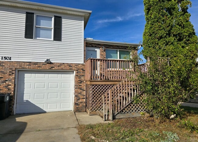 property at 1501 Northbrook Dr