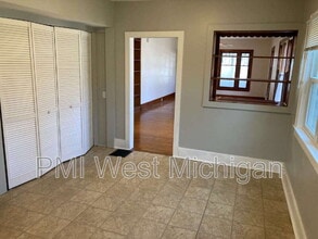 1436 Matilda St NE in Grand Rapids, MI - Building Photo - Building Photo