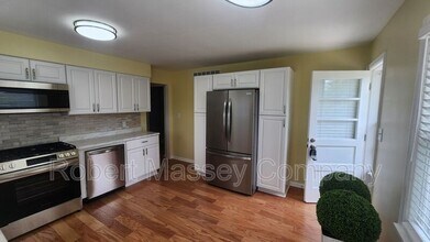 3127 Michael Dr in Louisville, KY - Building Photo - Building Photo