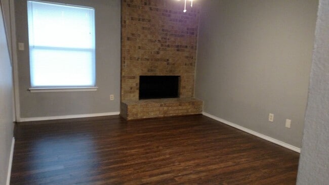 property at 2017 Paisley Dr