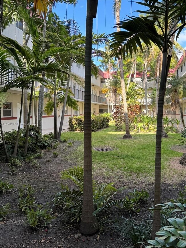 8600 SW 67th Ave in Miami, FL - Building Photo - Building Photo