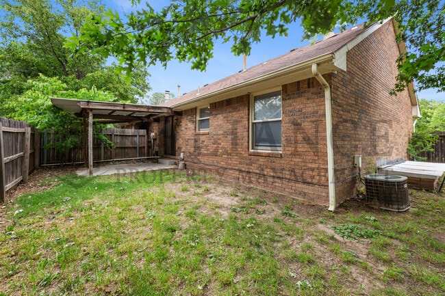 1837 S Stacey St in Wichita, KS - Building Photo - Building Photo
