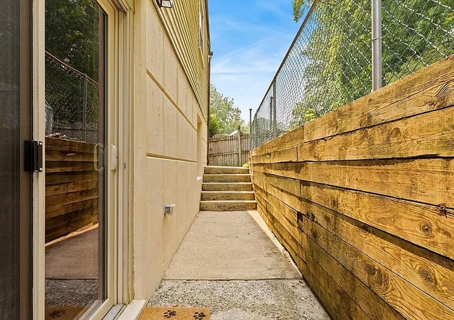 15202 Bernita Dr in Philadelphia, PA - Foto de edificio - Building Photo