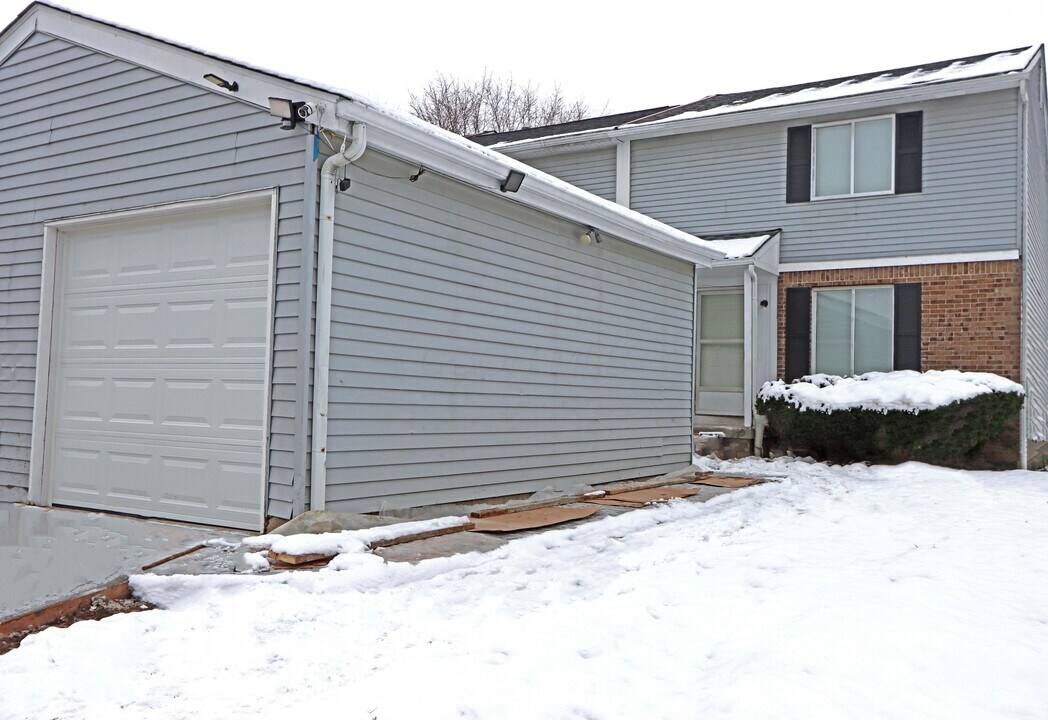 5740 Vestry Ct in Galloway, OH - Building Photo