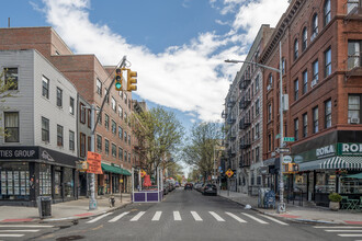 341 Bedford Ave in Brooklyn, NY - Building Photo - Building Photo