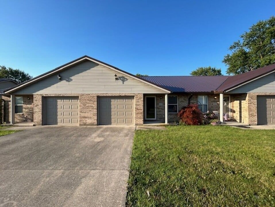 1413 Jed Way in Piqua, OH - Building Photo