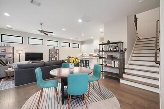 5905 Petty St in Houston, TX - Building Photo - Building Photo