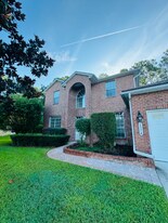 2574 Whispering Pines Dr in Orange Park, FL - Building Photo