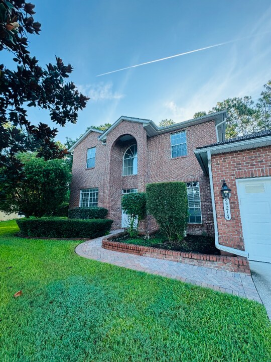2574 Whispering Pines Dr in Orange Park, FL - Building Photo