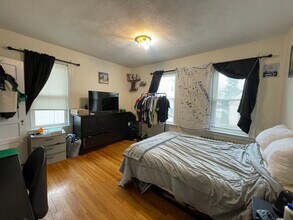 65 Fairbanks St, Unit #2 in Boston, MA - Building Photo - Building Photo