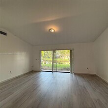 10832 NW 30th Pl in Sunrise, FL - Building Photo - Building Photo