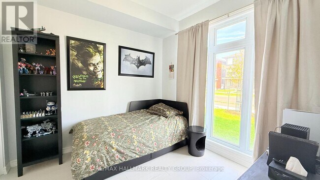 1418 Hemlock Rd in Ottawa, ON - Building Photo - Building Photo